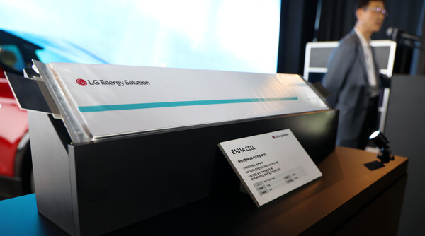 LG에너지솔루션의 E101A Cell 배터리. (사진=뉴시스)