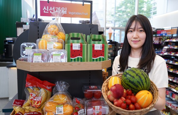 세븐일레븐이 편장족을 겨냥해 여름시즌 제철 특산 과일을 출시하고 있다. (사진=세븐일레븐)