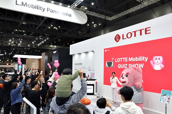 롯데 화학군이 참여한 '서울 모빌리티쇼' 부스. (사진=롯데지주)