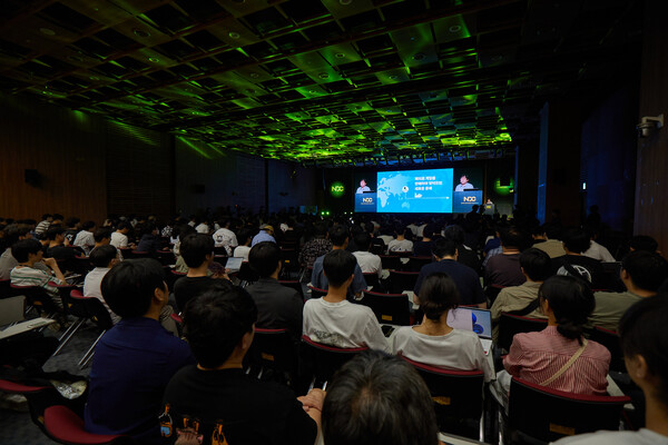 지난 24일 NDC 25에서 넥슨게임즈 박용현 대표가 기조강연을 진행하는 모습. (사진=넥슨)