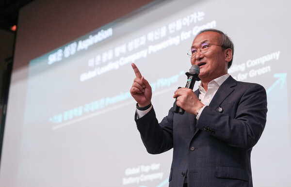 이석희 SK온 대표가 지난 6월 10일 한국과학기술원(KAIST)에서 CEO 특강을 하고 있다. (사진=SK온)