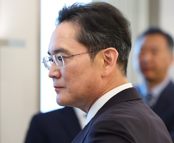 이재용 삼성전자 회장이 지난 6월 13일 서울 용산 대통령실에서 열린 6경제단체와 기업인 간담회에서 참석하고 있다. (사진=뉴시스)