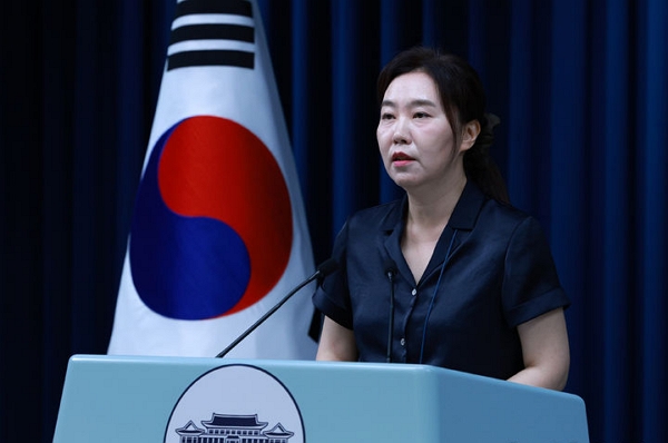22일 강유정 대변인이 서울 용산 대통령실 청사에서 강준욱 대통령실 국민통합비서관 자진사퇴 관련 브리핑을 하고 있다. (사진=뉴시스)