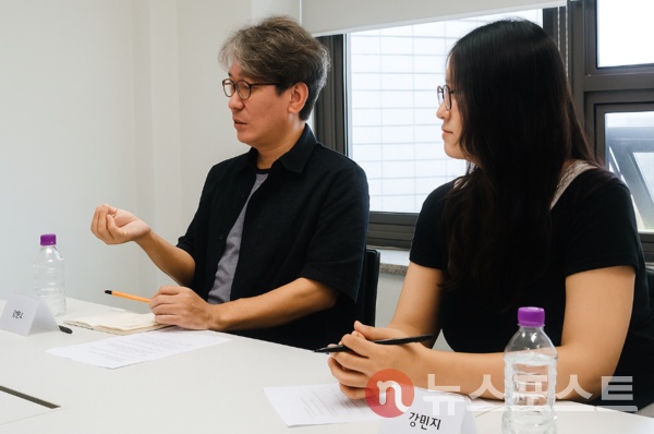 지난달 28일 서울 송파구 본사에서 열린 '디지털 유대: 미래 방향' 토론회에서 강대호 씨와 강민지 씨가 참석했다. (사진=뉴스포스트 이별님 기자)