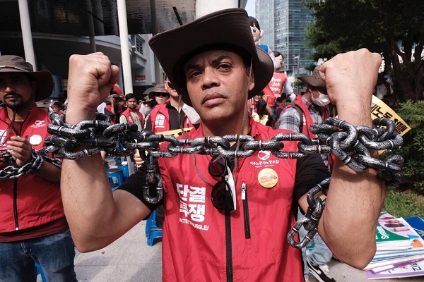 민주노총이 지난 2023년 8월 20일 서울 용산역 광장에서 고용허가제 제정 20주년을 맞아 '전국이주노동자대회'를 열고 이주노동자의 노동권, 기본권 보장을 촉구했다. (사진=민주노총)