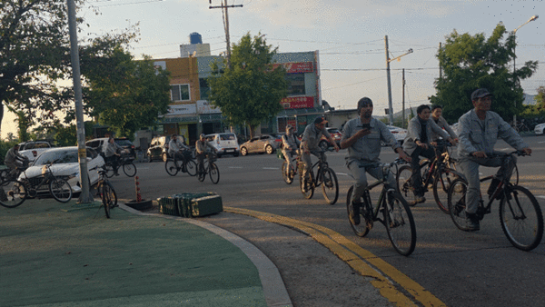 영암조선소 이주노동자들의 퇴근길. (영상=뉴스포스트 최종원 기자)