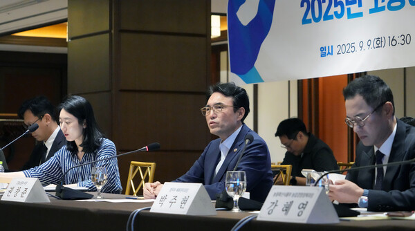 권창준 고용노동부 차관이 지난 9일 서울 중구 로얄호텔에서 열린 고용허가제 중앙-지방 협의회에서 모두발언을 하고 있다. (사진=고용노동부)
