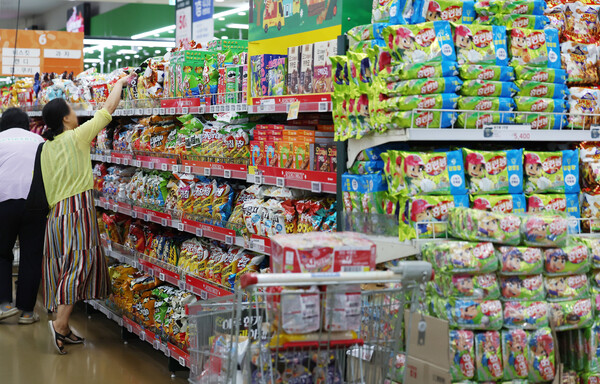 서울의 한 대형마트에서 과자가 판매되고 있다. (사진=뉴시스)