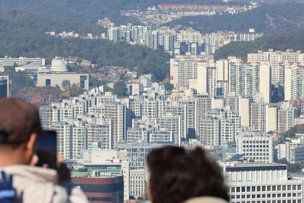 서울 남산타워에서 바라본 시내 아파트 단지 모습 (사진=뉴시스)