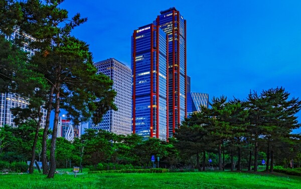 NH투자증권 본사가 입주한 서울 여의도 파크원 빌딩 전경. (사진=NH투자증권)