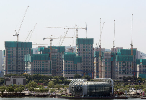 서울 반포구의 한 아파트 재개발 공사현장 모습. (사진=뉴시스)