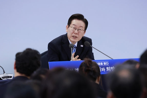 지난 14일 이재명 대통령이 경기 파주시 라이브러리스테이 지지향에서 열린 '경기 북부의 마음을 듣다' 타운홀 미팅에서 발언하고 있다. (사진=뉴시스)