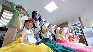 민족 최대 <b>명절</b> <b>설</b> 코앞...적절한 <b>인사말</b>은?